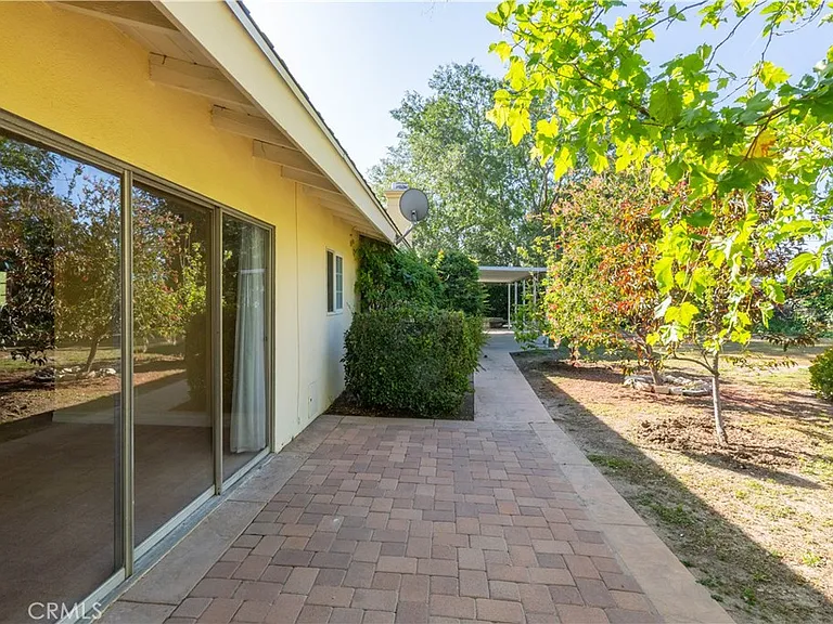 11761 Encino Ave — Photo 39