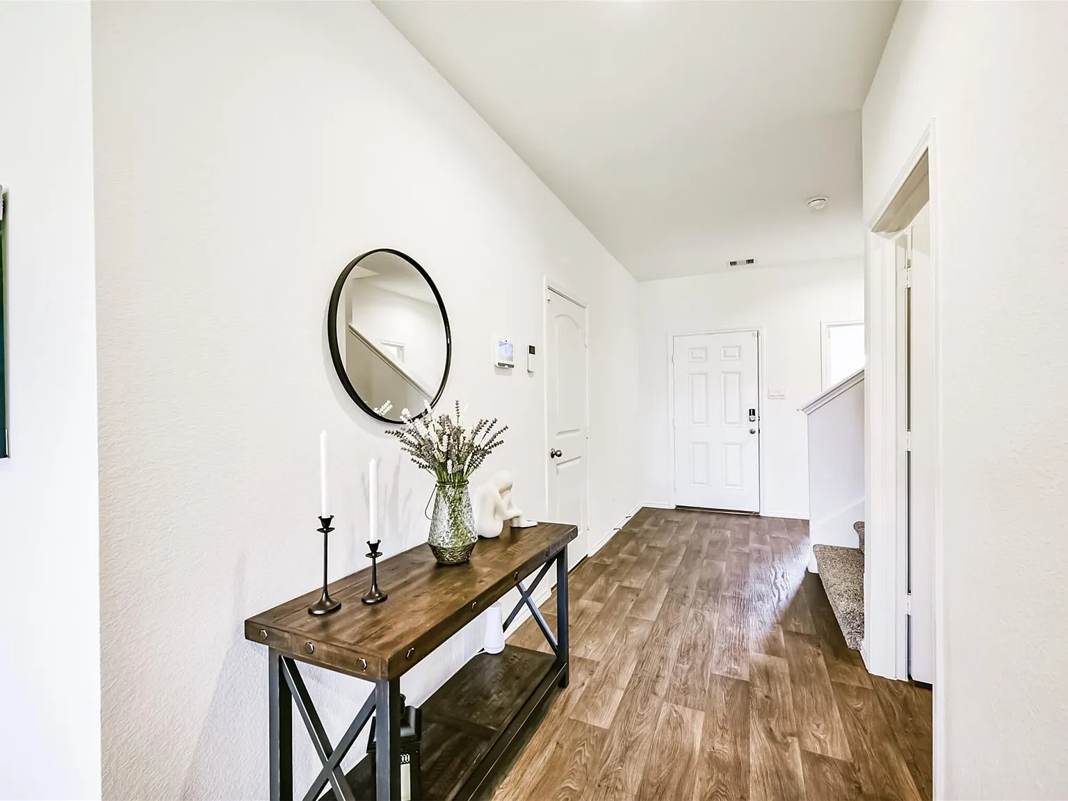 4 bed, 2300 sqft, $2,250 — Photo 4