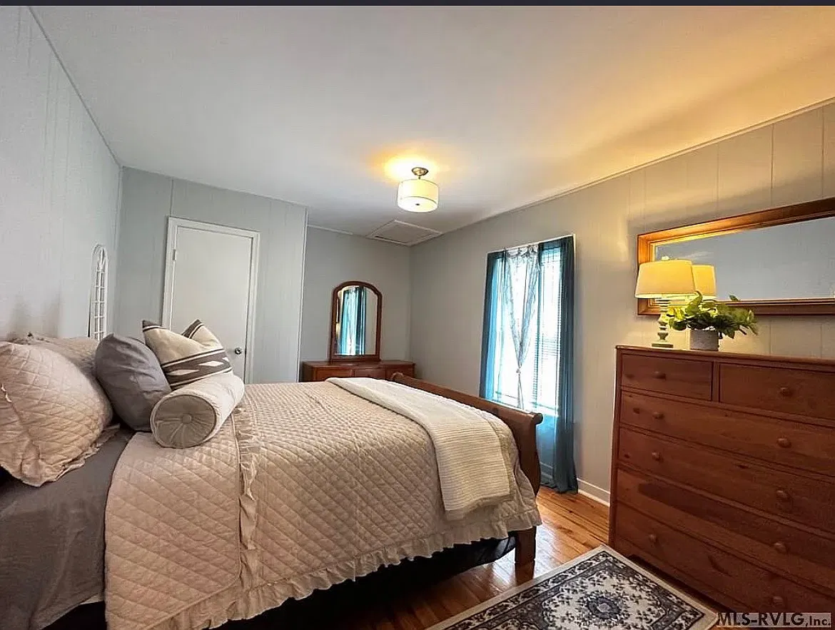 2 bed, 900 sqft, $1,675 — Photo 2