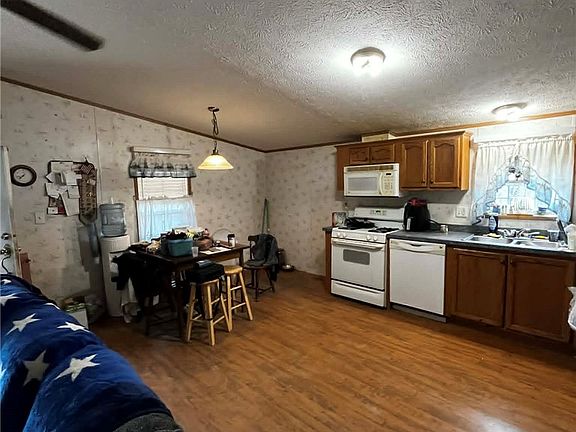 5th image of 293 Garretts Run Rd