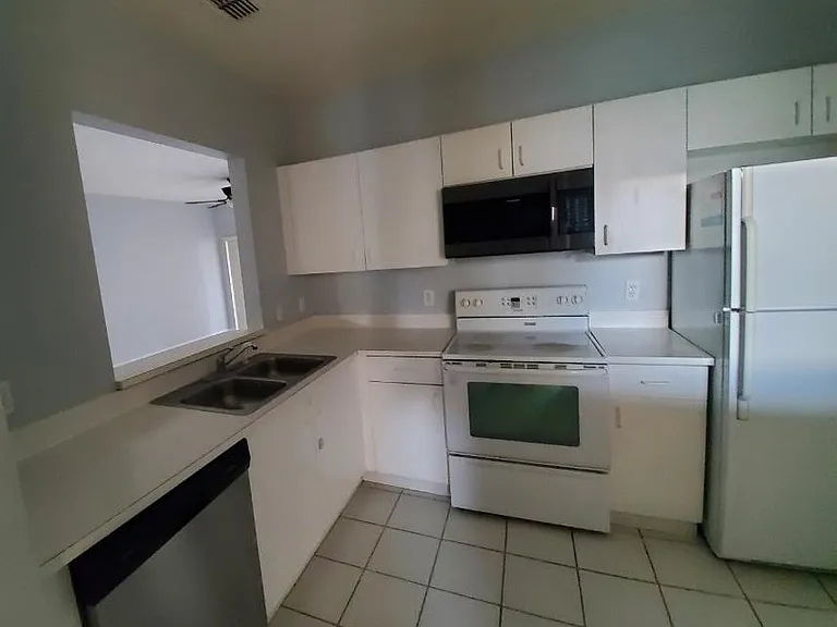 13215 Villa Vista Dr #203 — Photo 5