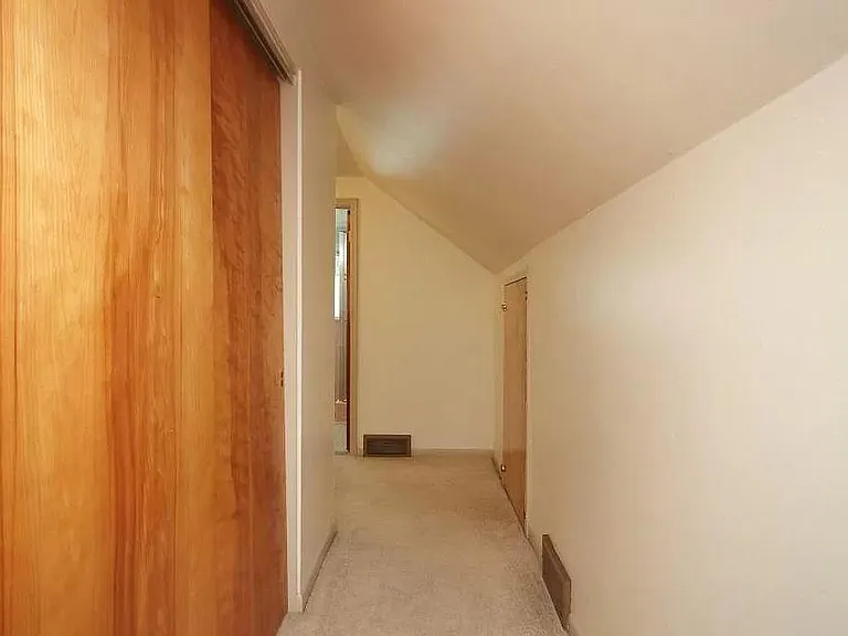 818 Stanley St — Photo 4