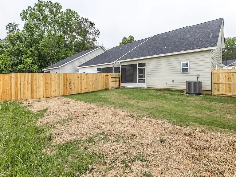 106 Leisure Pointe Cv — Photo 28