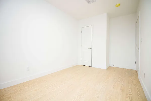 Rented by Nooklyn NYC LLC | media 13