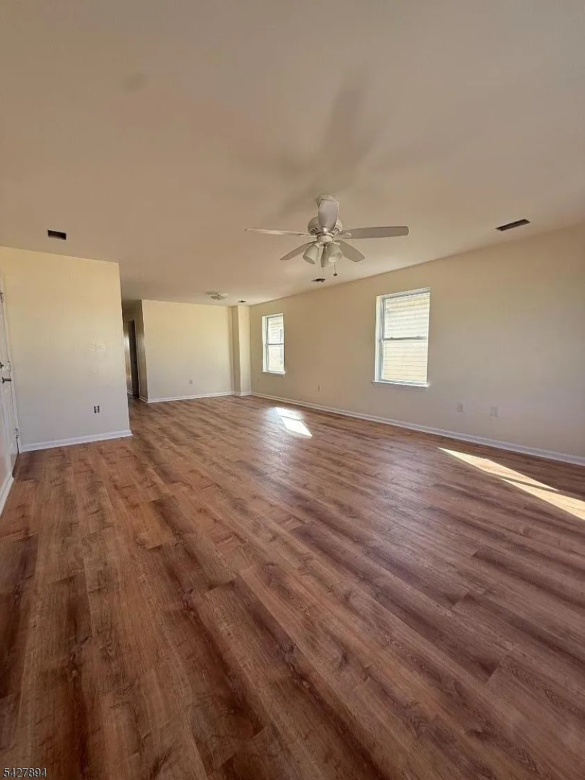 3 bed, 2.0 bath, $2,800 — Photo 2