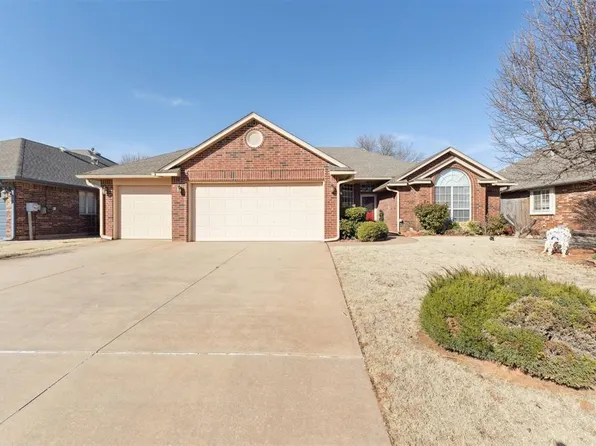 1941 Oxford St, Edmond, OK 73013