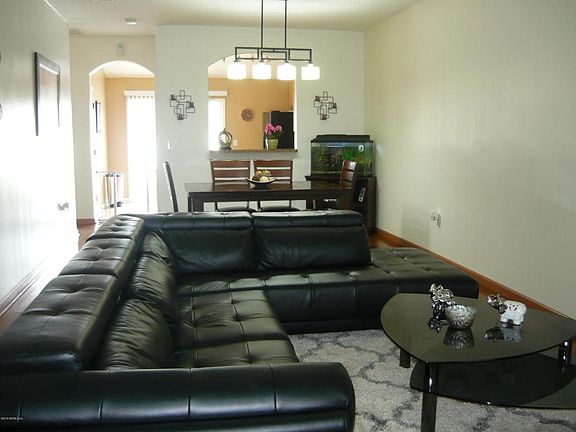 3rd image of 8615 Julia Marie Cir