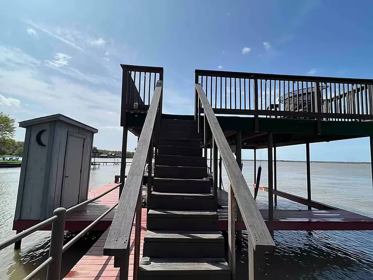 325 Bay Ct — Photo 23
