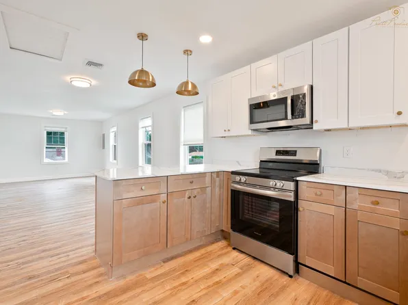 9 Colwell St, Cranston, RI