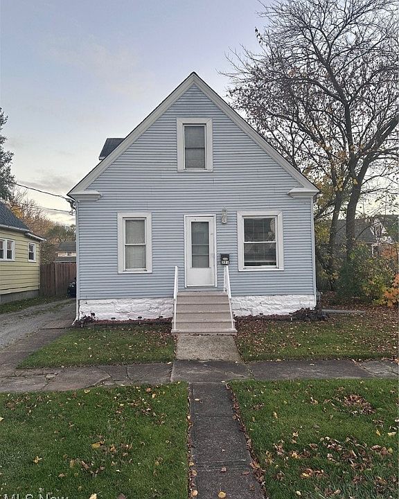 1st image of 331 W 31st St
