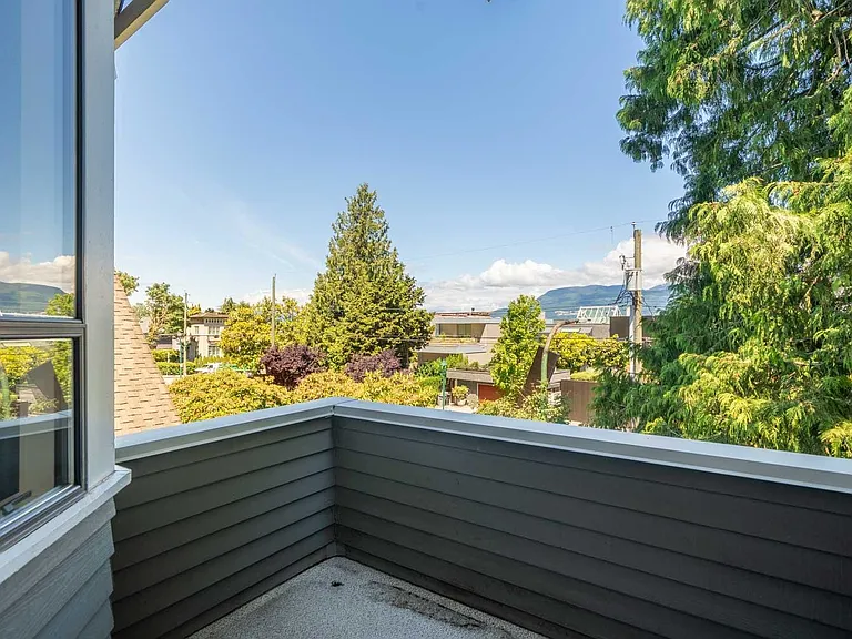3546 Point Grey Rd #B — Photo 13