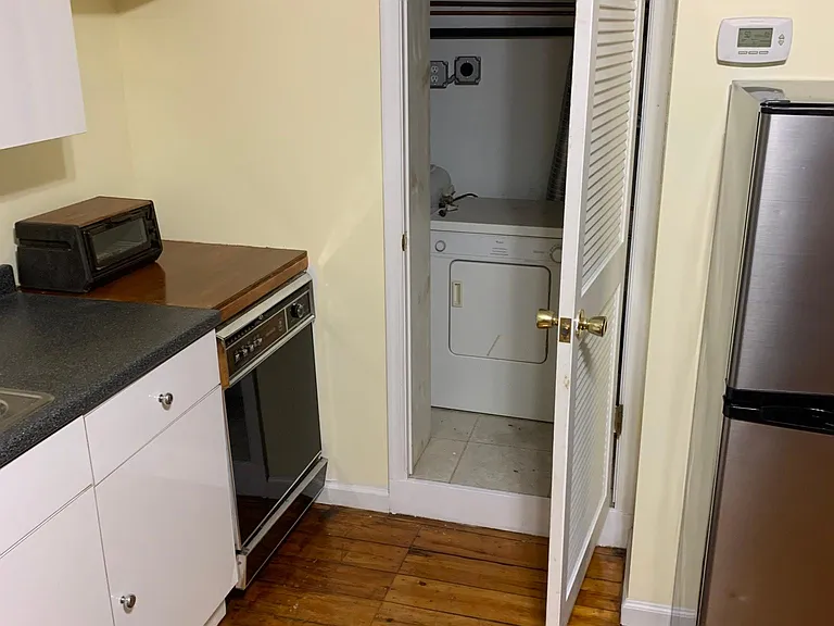 242 Delancey St #REAR — Photo 11