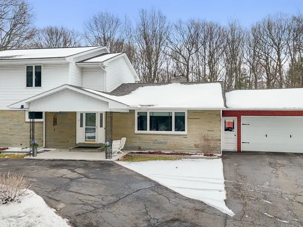 182 Noyes Rd, Vestal, NY 13850