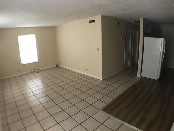 5th image of 6809 Adrian Rd #C