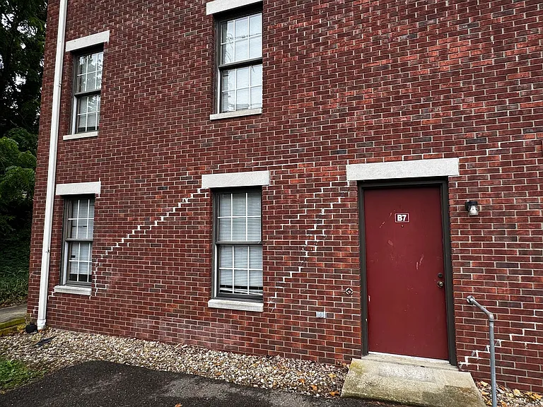 127 E Adams St #B7 — Photo 29