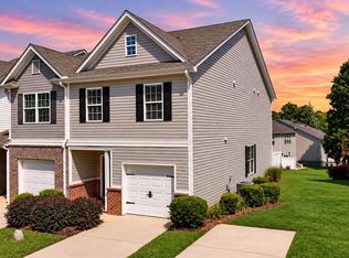 4688 Beacon Ridge Ln, Flowery Branch, GA 30542