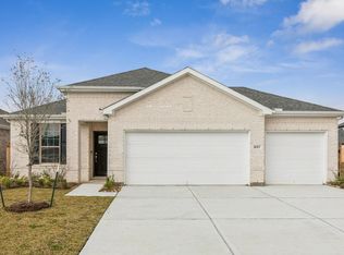 1017 S Oakhurst Dr, Dayton, TX 77535