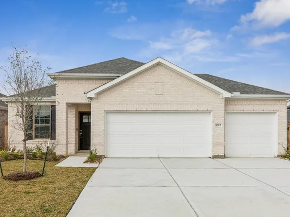 1017 S Oakhurst Dr, Dayton, TX 77535