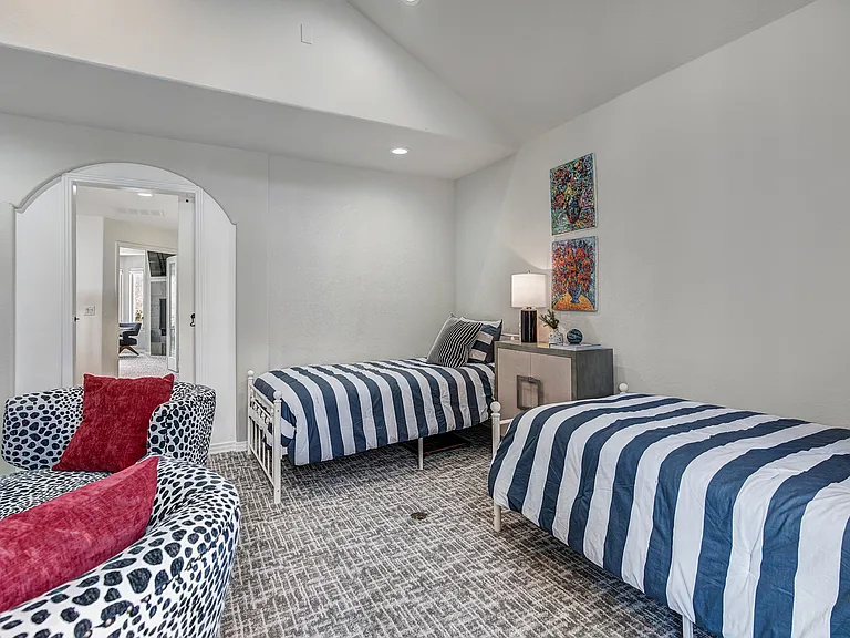 391 Lakeshore Loop — Photo 33