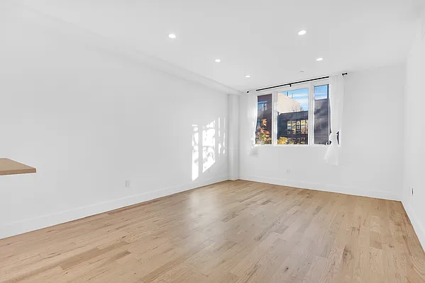 Sold by Compass | media 3