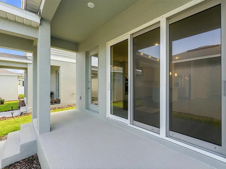 16453 Hamlin View St — Photo 22