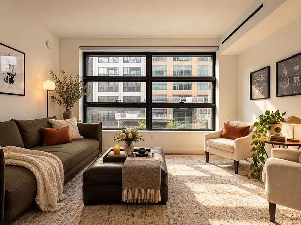 547 W 47th St Room 317, New York, NY 10036