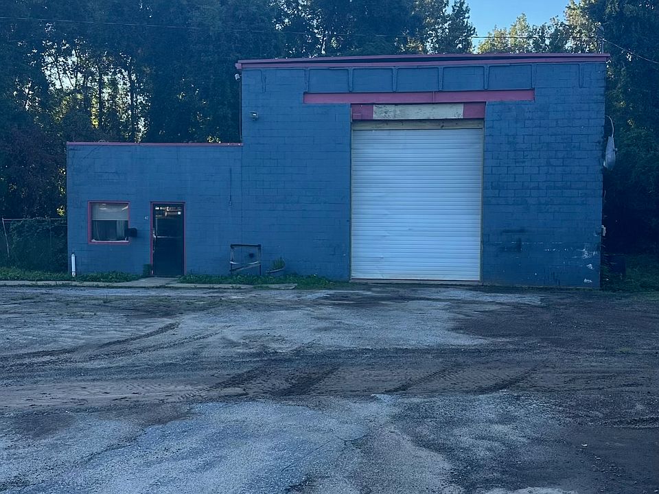 1st image of 412 Pine Rd