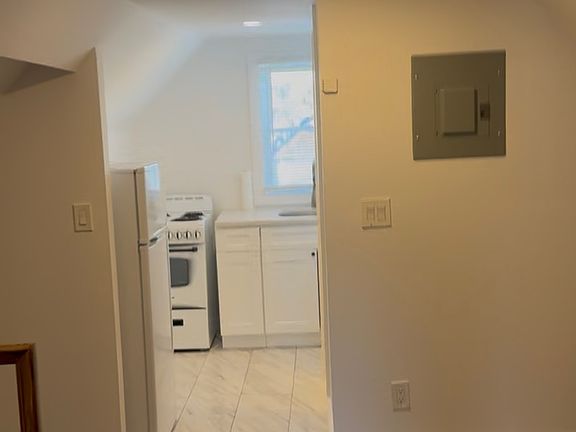 3rd image of 52 Sherwood Ave #3