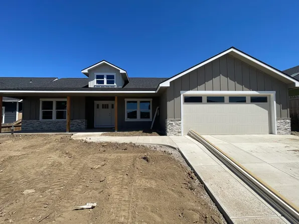1020 Brandon Way, Phoenix, OR 97535