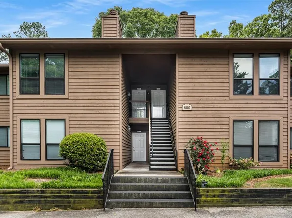 605 Parkaire Xing, Marietta, GA 30068