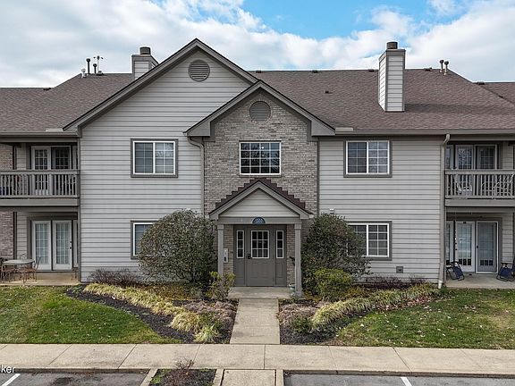 2nd image of 1300 Bee Ln Unit 104