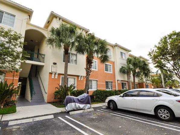 9825 Baywinds Drive #1104, West Palm Beach, FL 33411