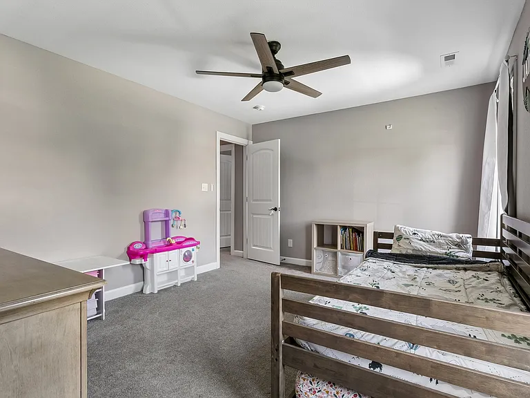367 Poplar Ave — Photo 36