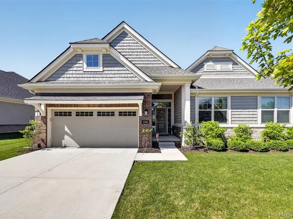 3716 Chatham Pl, Brighton, MI 48114