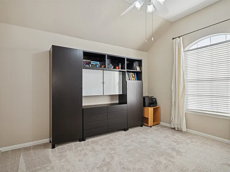 8812 Bluffcreek Ln — Photo 13