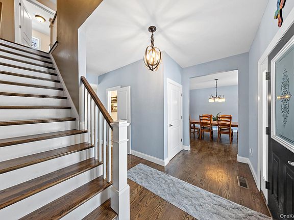3rd image of 2 Atwood Lane