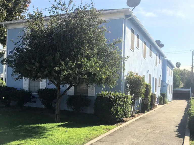 Dixon Delano Apartments — Photo 16