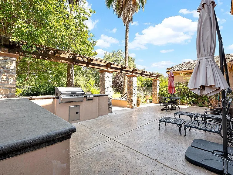 109 Palomares Ct — Photo 63