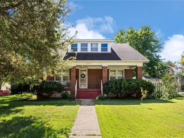 15711 E 36th St S, Independence, MO 64055