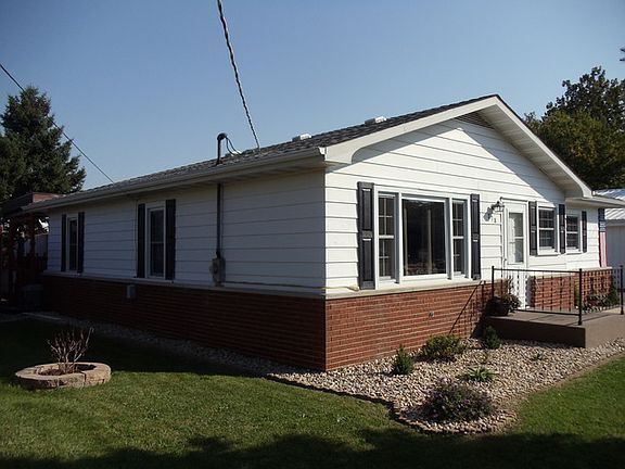 2nd image of 318 W Waupansie St