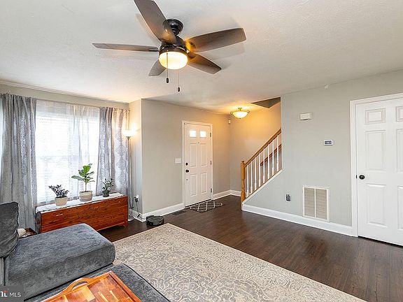 3rd image of 100 Windstone Dr