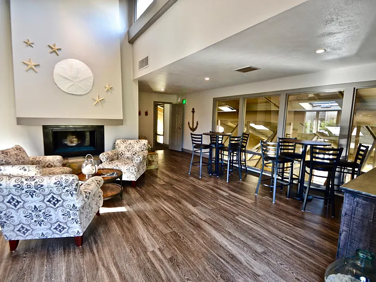 301 Glenwood Cir #147 — Photo 24