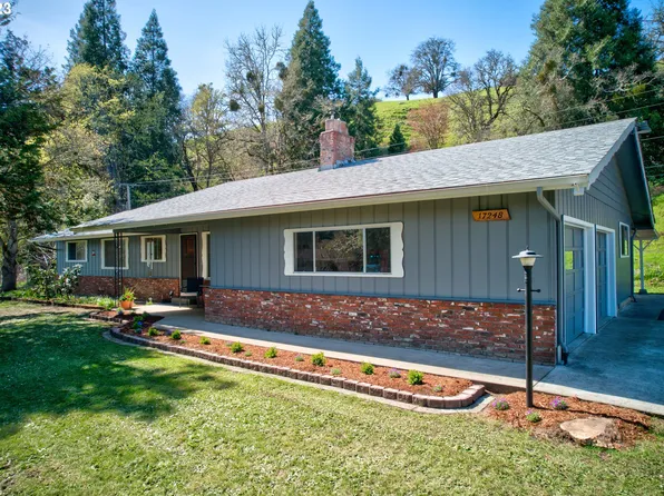 17248 N Bank Rd, Roseburg, OR 97470