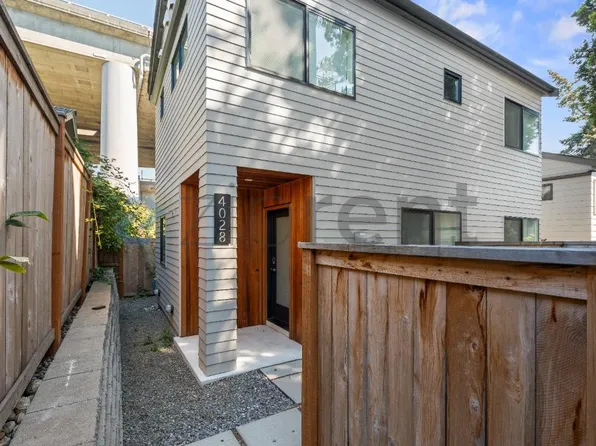 4028 5th Ave NE, Seattle, WA 98105