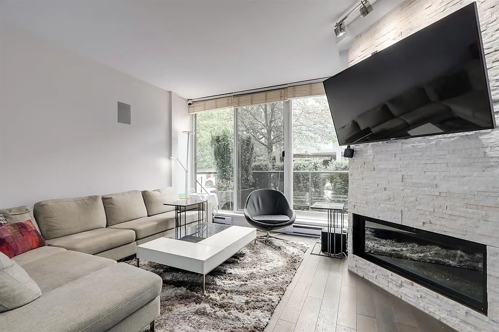 3 bed, 1718 sqft, $5,500 — Photo 2