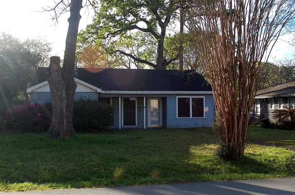 1st image of 1517 Woodvine Dr