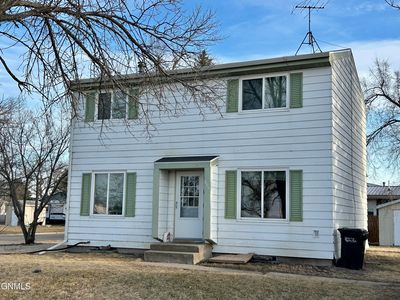 856 6th St SE, Valley City, ND, 58072