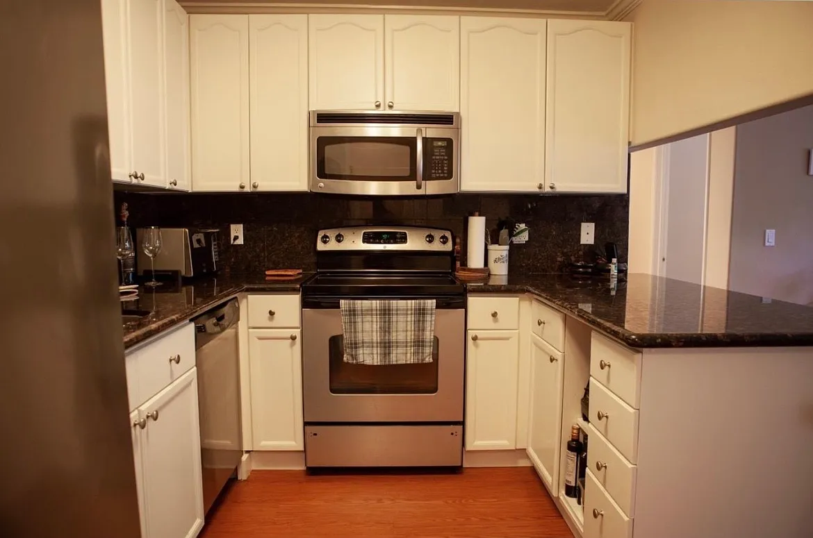 2 bed, 1100 sqft, $4,750 — Photo 1
