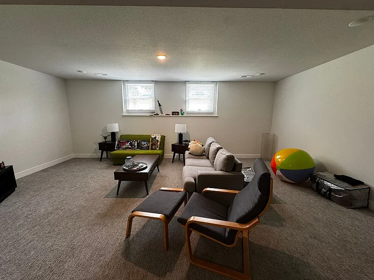 2301 Grant Ln — Photo 42