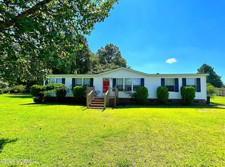 1115 Twisting Creek Rd, Greenville, NC 27834